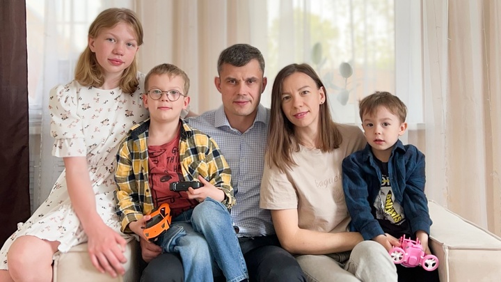 Владимир/Аналитика/Июль-Август25/Многодетная ивановская семья_Правительство Ив.обл.jpg
